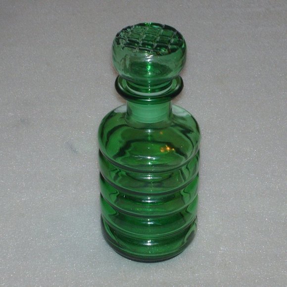 Italy Dining Vintage 24 Oz Italian Green Glass Wine Decanter Poshmark